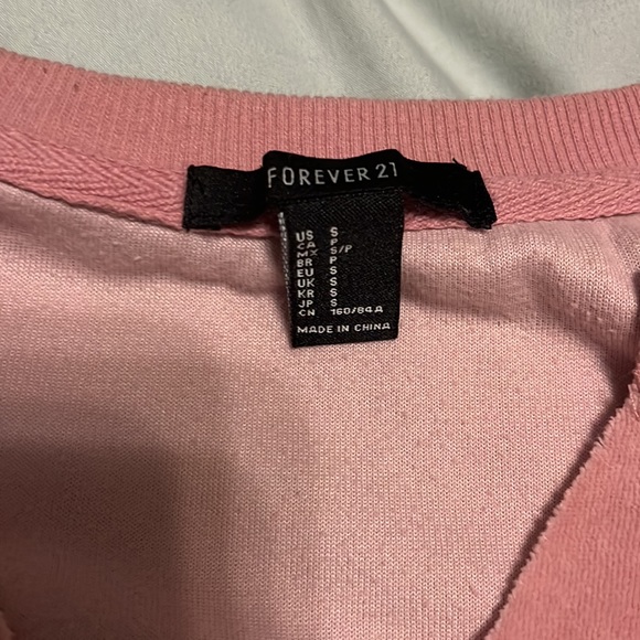 Pink cropped sweater - Picture 2 of 3